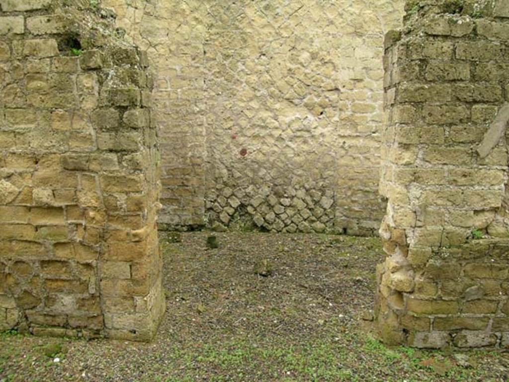 Ins Or II, 2, Herculaneum. December 2004. Doorway in south wall of long corridor. Photo courtesy of Nicolas Monteix.